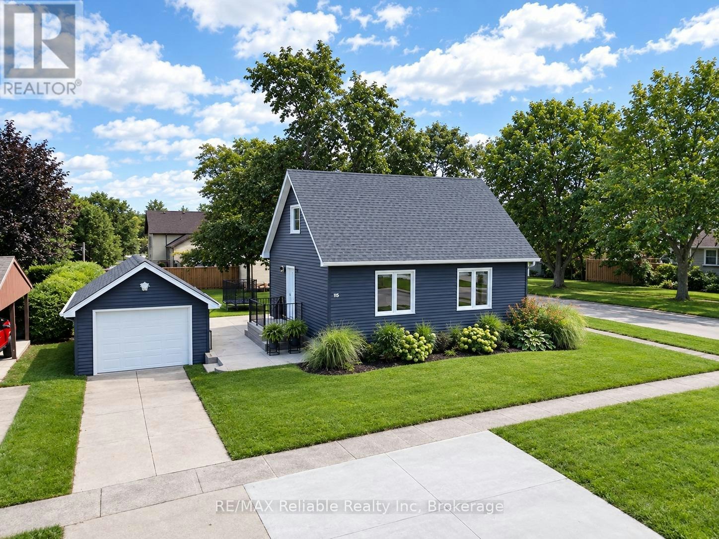 19 Bismark Street, Bluewater, ON, N0M 2T0
