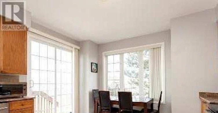 5936 Whitehorn Avenue, Mississauga, ON, L5V 2Y8 - 7