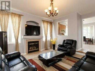 5936 Whitehorn Avenue, Mississauga, ON, L5V 2Y8 - 5