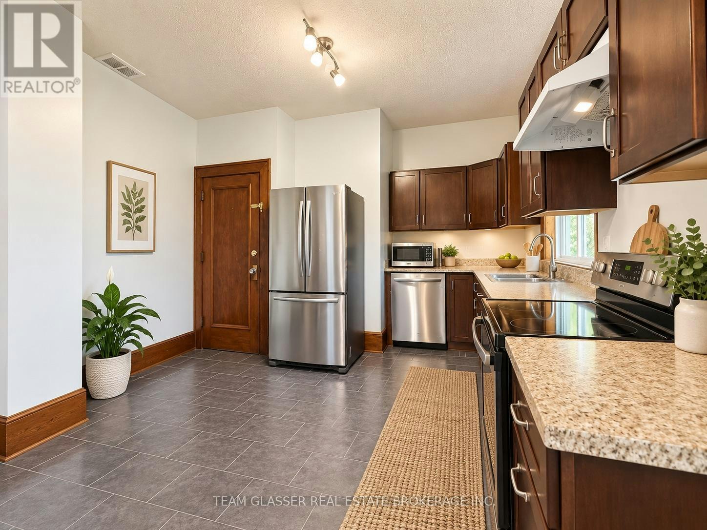 UPPER-884 Trafalgar Street, London, ON, N5Z 1E8 - 9