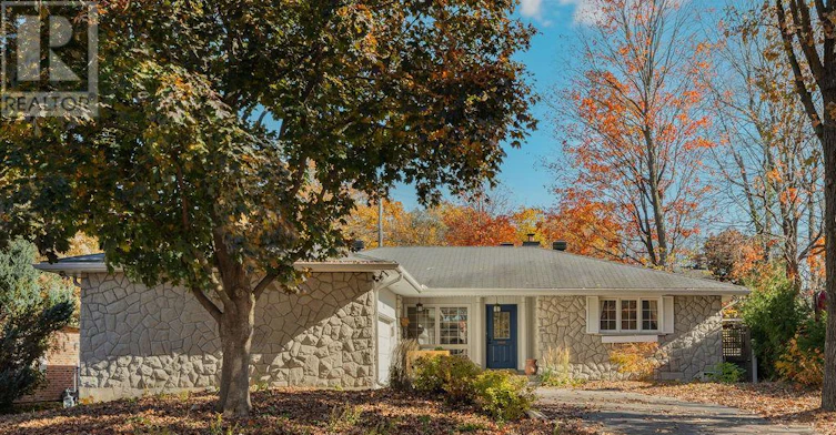 275 Crocus Avenue, Ottawa, ON, K1H 6E7