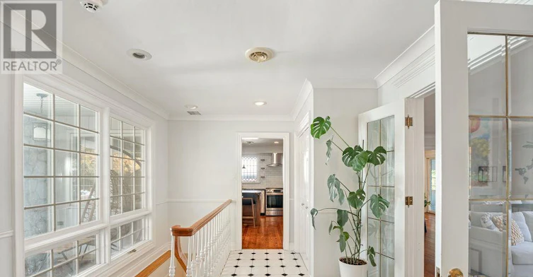 275 Crocus Avenue, Ottawa, ON, K1H 6E7 - 5