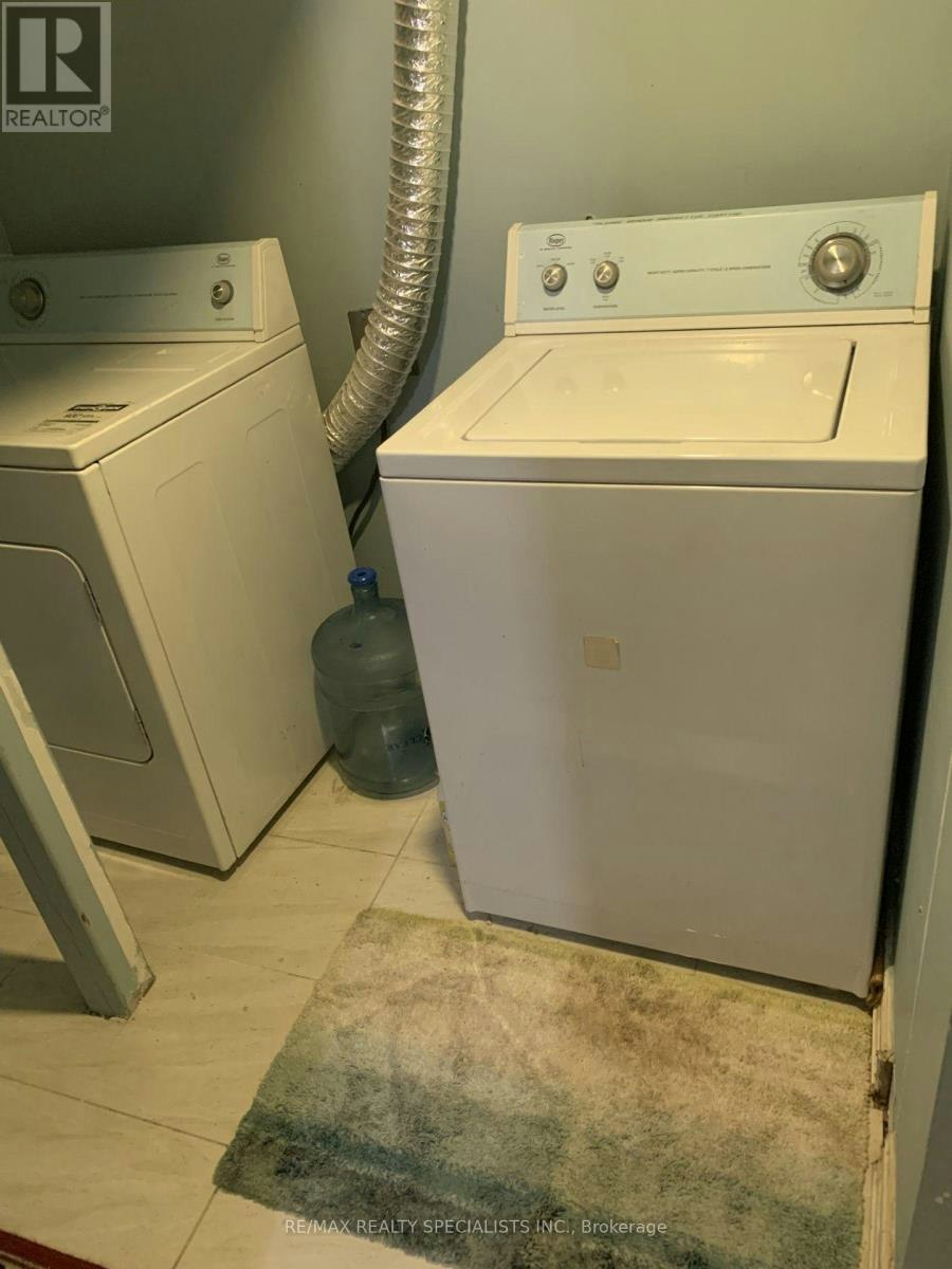 LOWER-141 Yorkland Street, Richmond Hill, ON, L4S 1C5 - 17