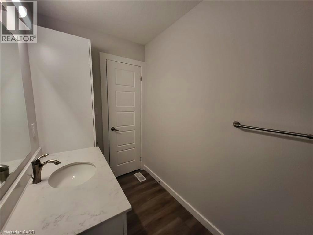 E10-118 Gravel Ridge Trail, Kitchener, ON, N2E 0B8 - 2