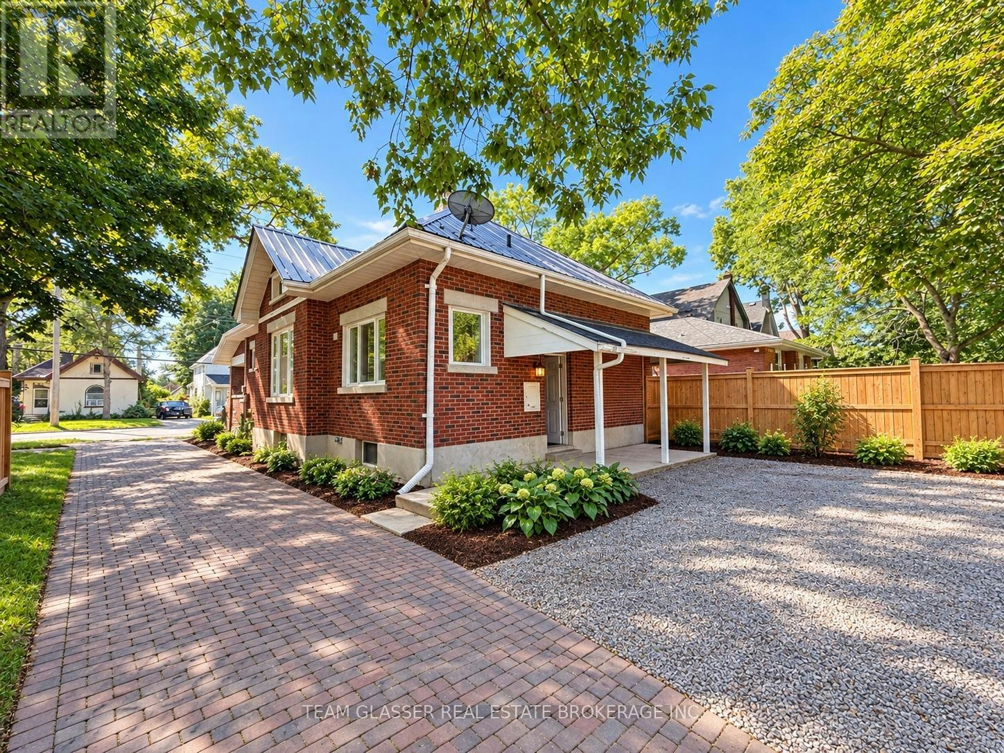 LOWER-884 Trafalgar Street, London, ON, N5Z 1E8