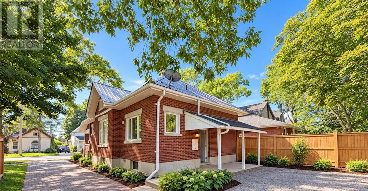 LOWER-884 Trafalgar Street, London, ON, N5Z 1E8