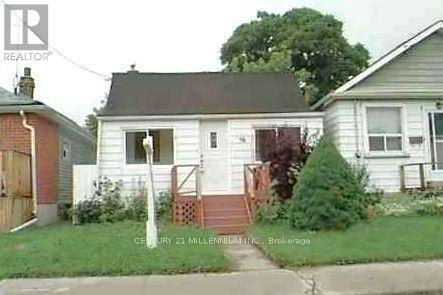 56 Beechwood Avenue, Toronto, ON, M6N 4T3