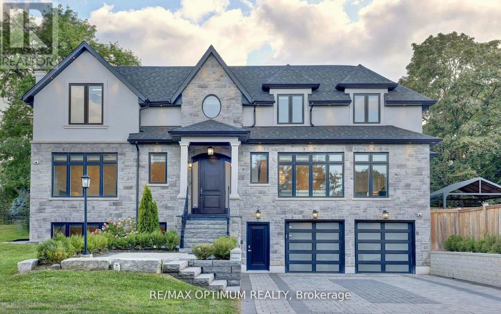 26 Pioneer Drive, Mississauga, ON, L5M 1G9