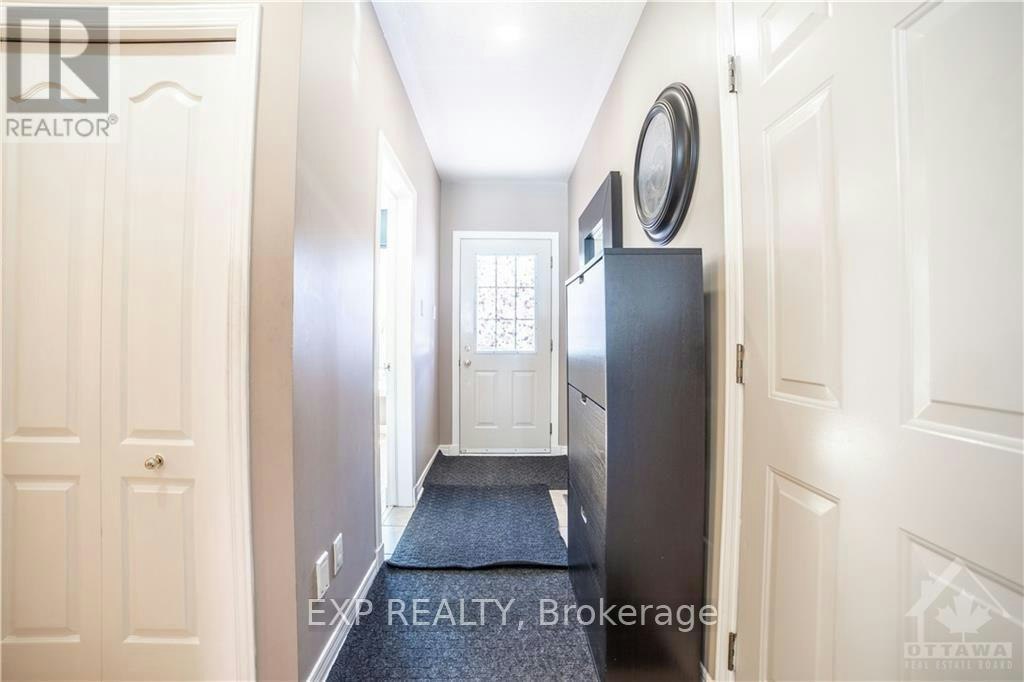40 Alameda Way, Ottawa, ON, K2J 5B3 - 2