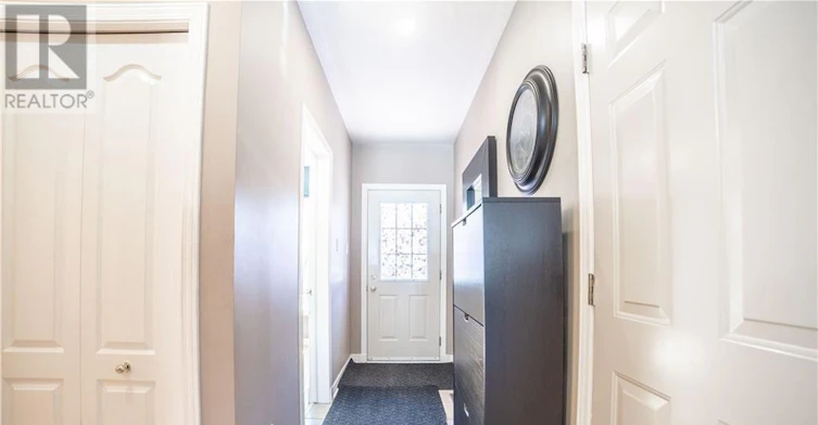 40 Alameda Way, Ottawa, ON, K2J 5B3 - 2