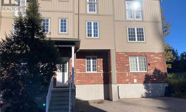 24-55 Mooregate Crescent