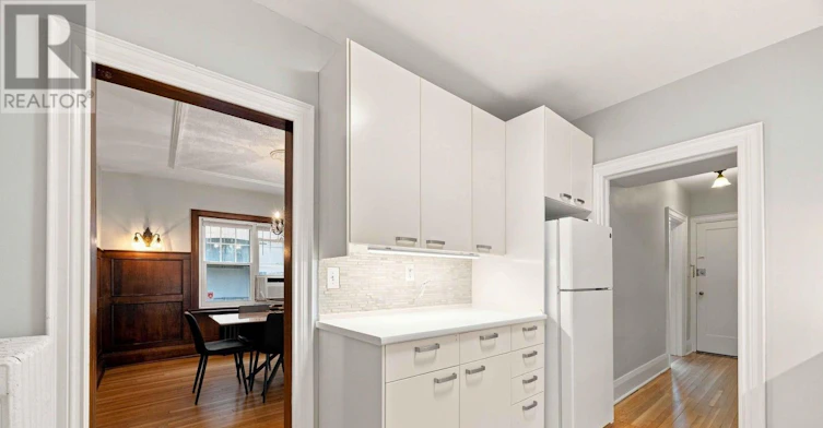 UPPER-14 Kilbarry Road, Toronto, ON, M5P 1K5 - 9