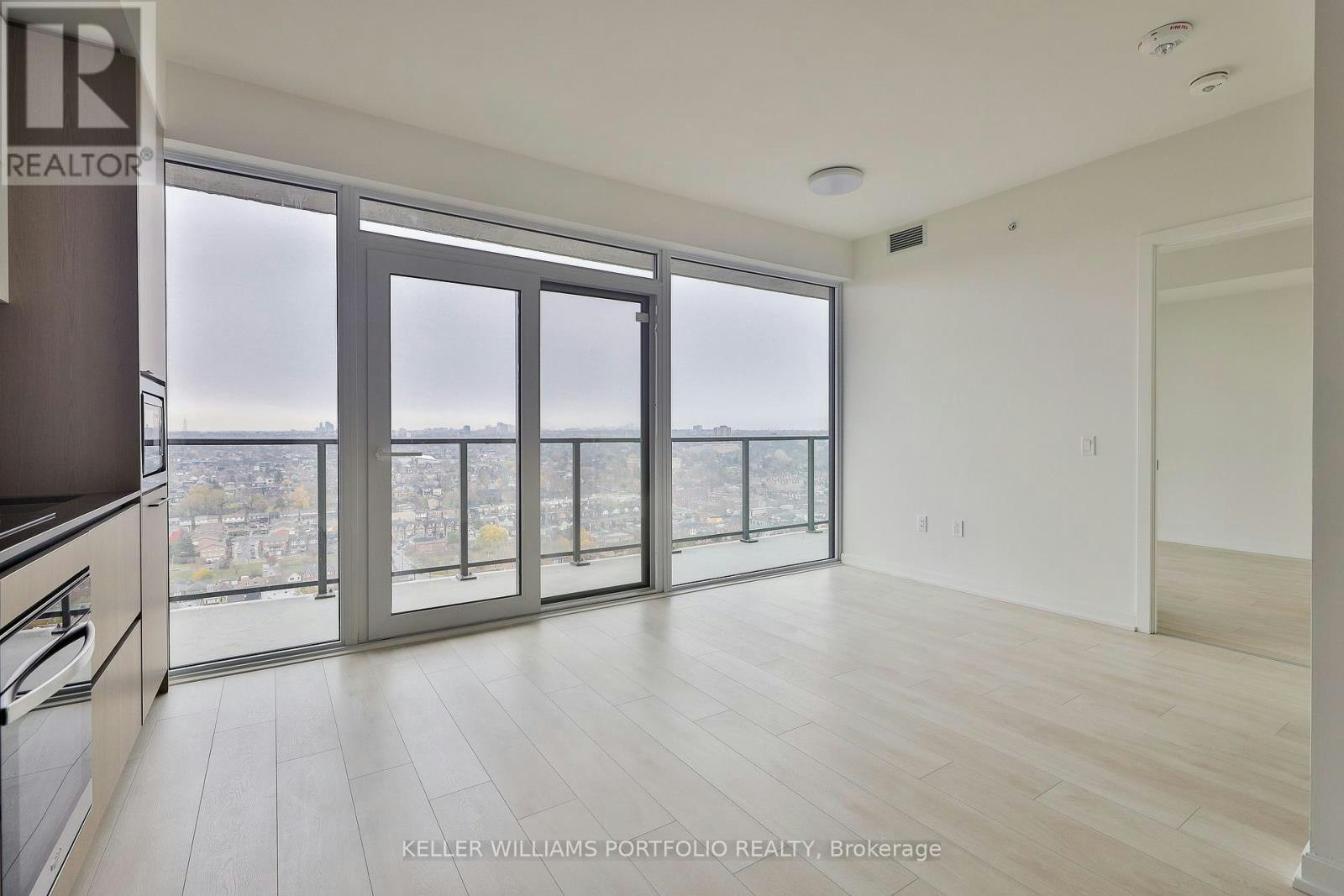 2406-1285 Dupont Street, Toronto, ON, M6H 0E3 - 5