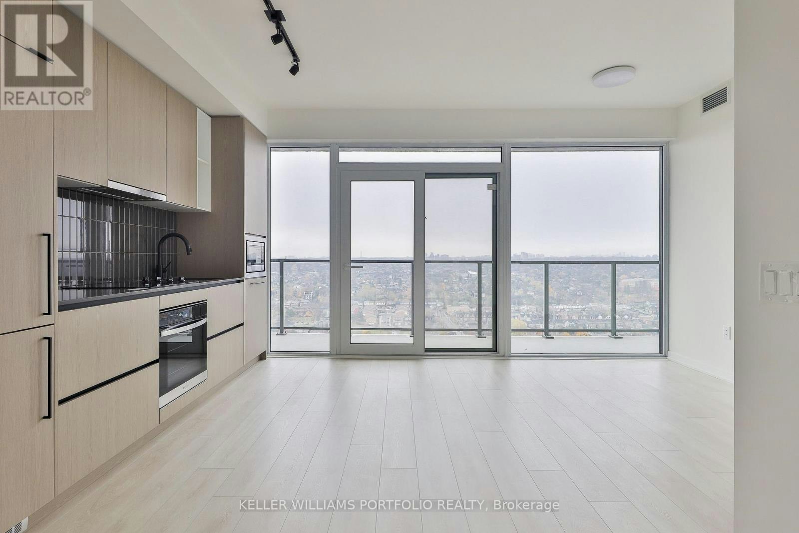 2406-1285 Dupont Street, Toronto, ON, M6H 0E3 - 4