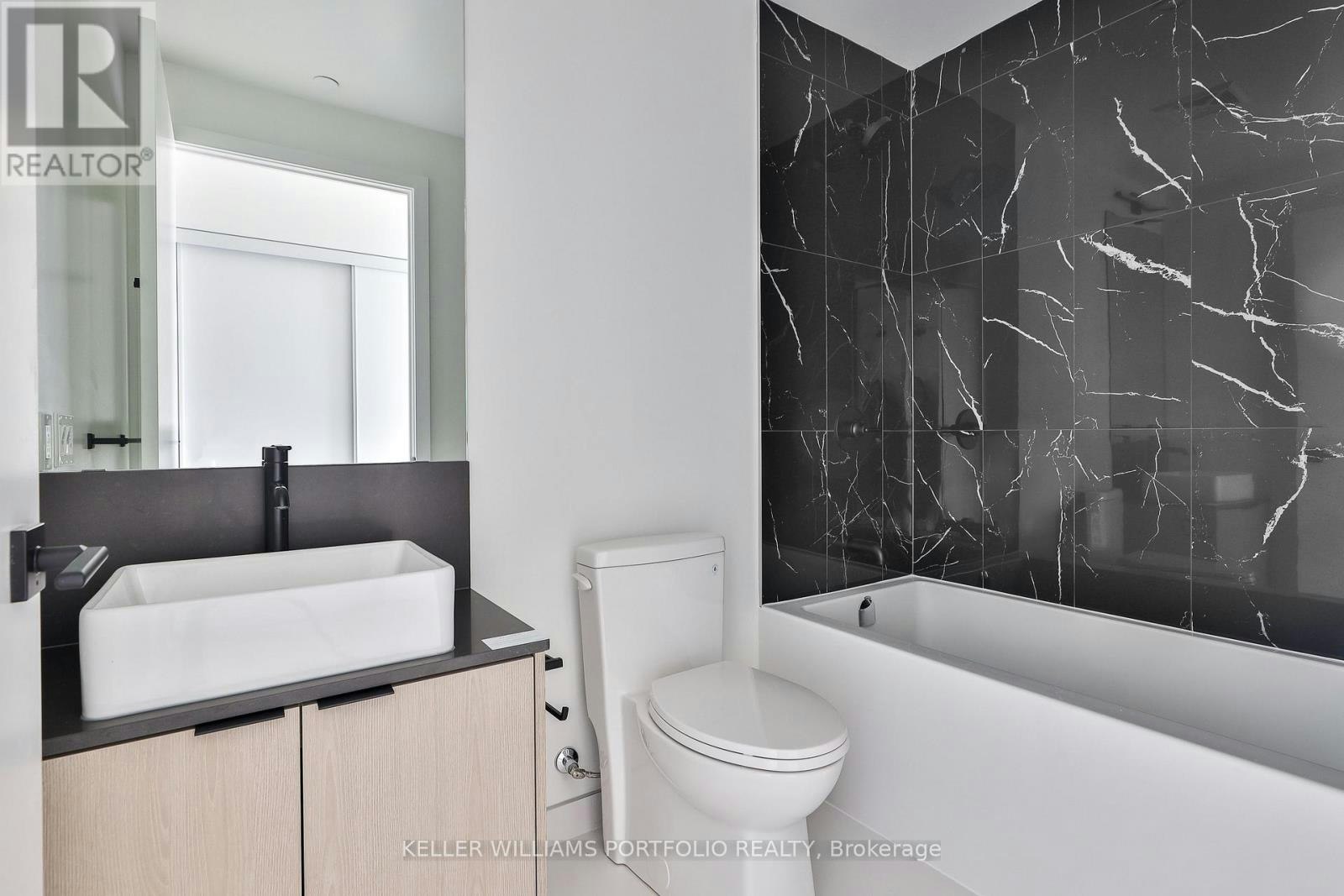 2406-1285 Dupont Street, Toronto, ON, M6H 0E3 - 10