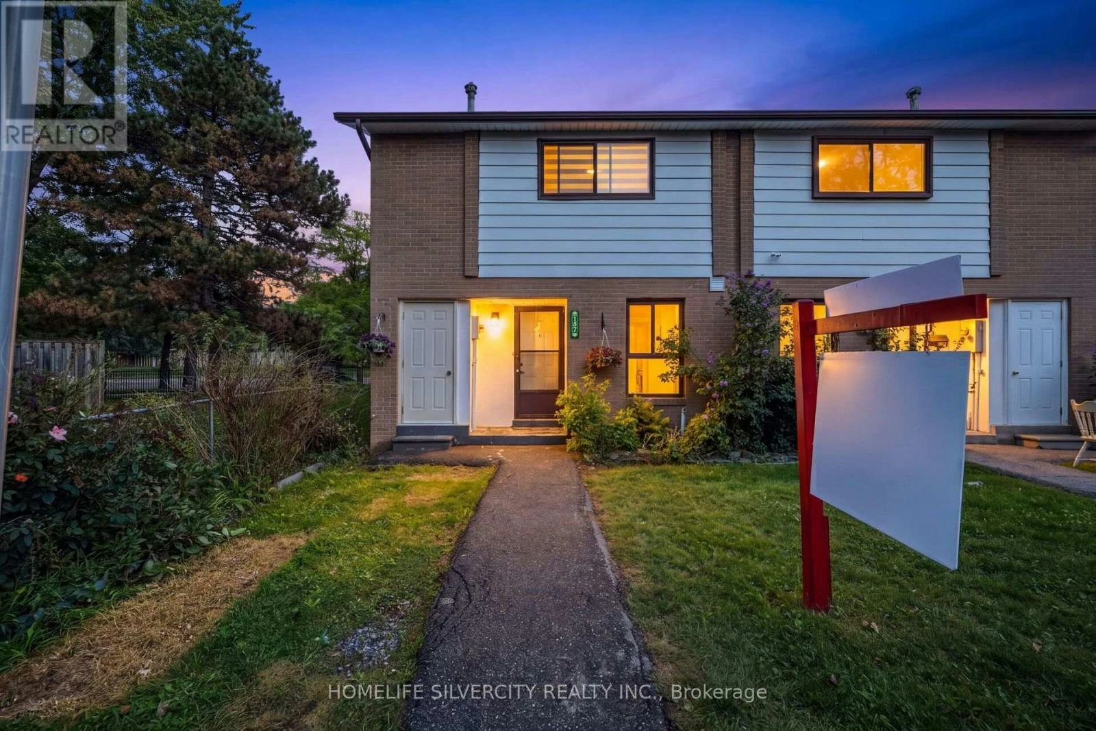 157 Fleetwood Crescent, Brampton, ON, L6T 2E6