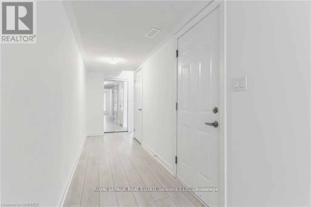 3047 Cherry Blossom, Burlington, ON, L7M 2A9 - 4