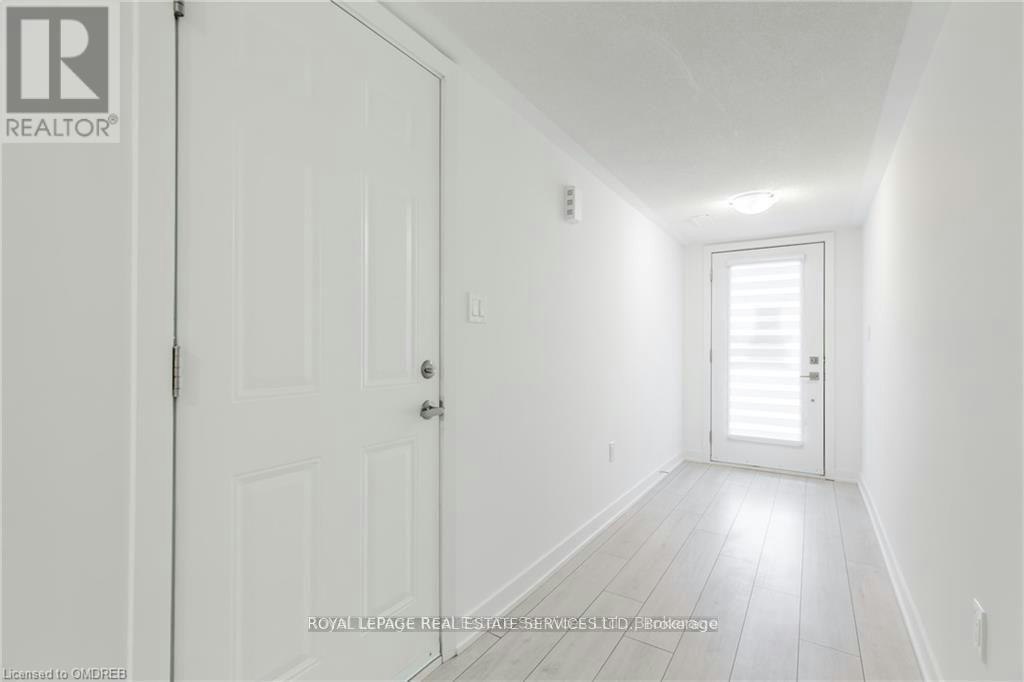 3047 Cherry Blossom, Burlington, ON, L7M 2A9 - 3