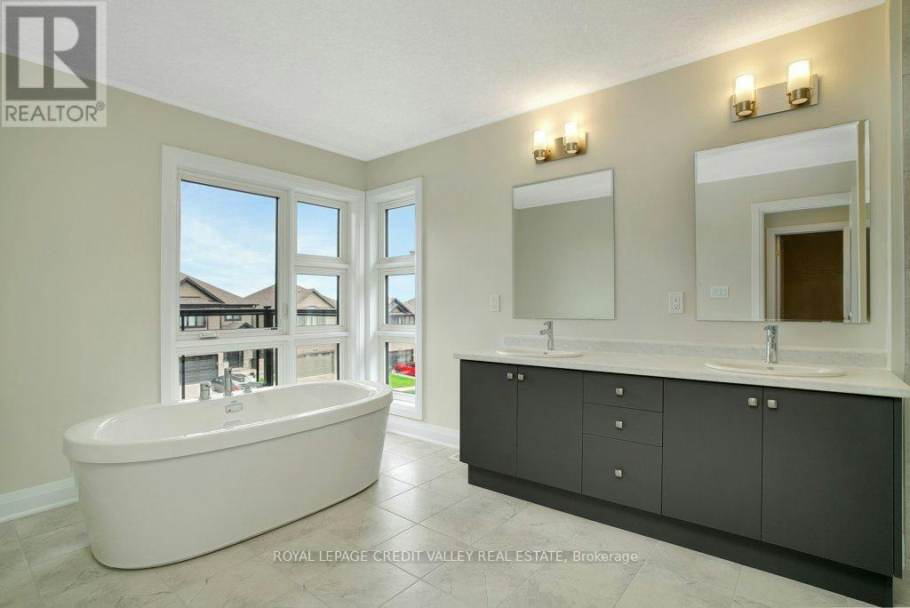 375 Chokecherry Crescent, Waterloo, ON, N2V 0H1 - 26