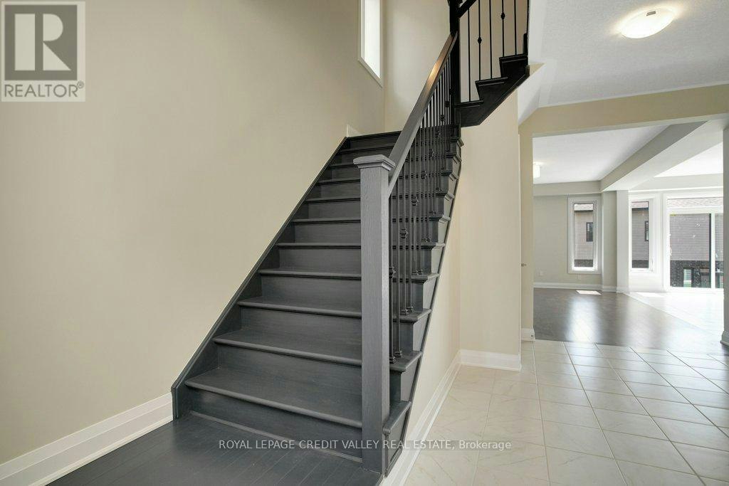 375 Chokecherry Crescent, Waterloo, ON, N2V 0H1 - 6