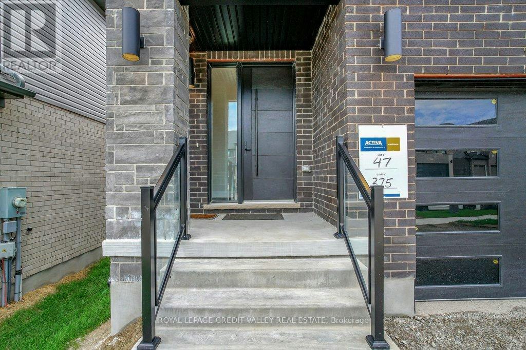 375 Chokecherry Crescent, Waterloo, ON, N2V 0H1 - 4