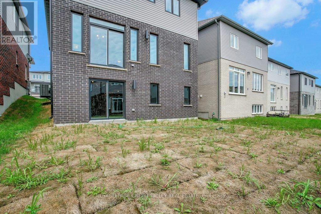 375 Chokecherry Crescent, Waterloo, ON, N2V 0H1 - 35