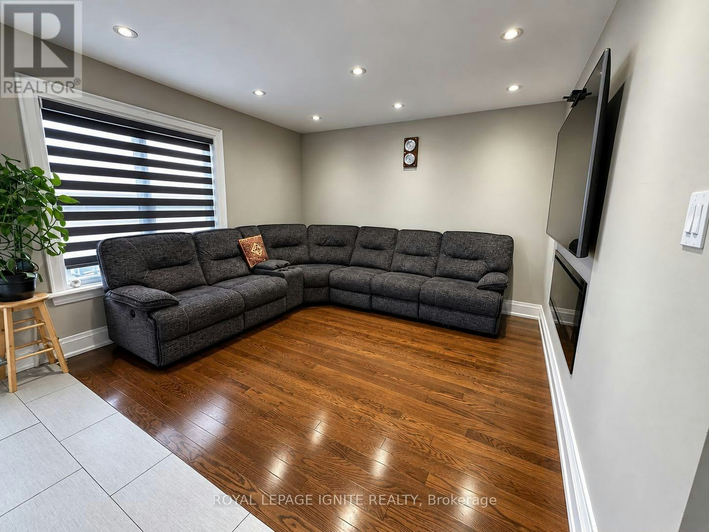 32 Marsdale Crescent, Toronto, ON, M1X 1G7 - 12