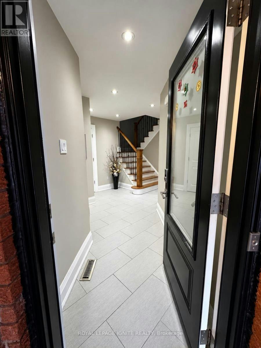 32 Marsdale Crescent, Toronto, ON, M1X 1G7 - 4