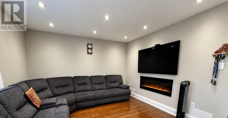 32 Marsdale Crescent, Toronto, ON, M1X 1G7 - 11