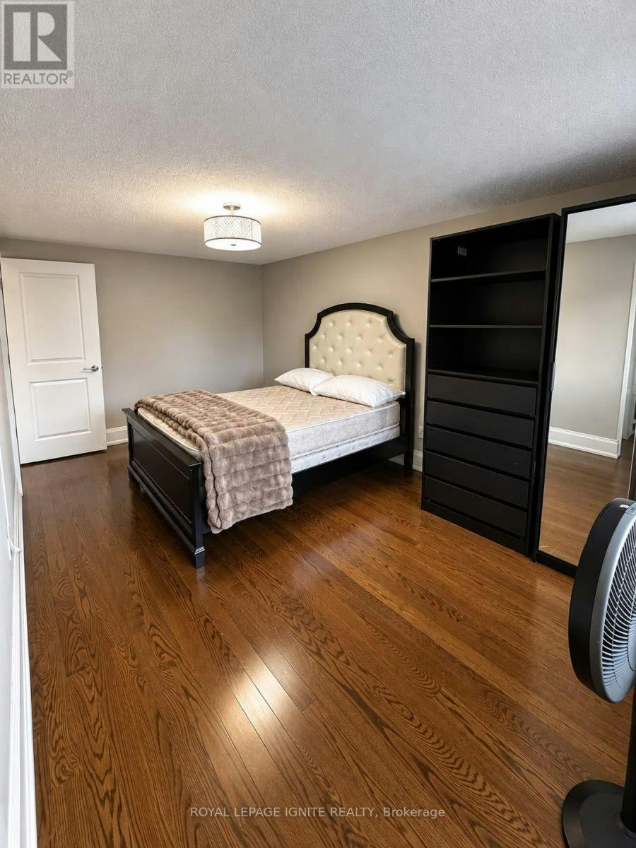 32 Marsdale Crescent, Toronto, ON, M1X 1G7 - 18