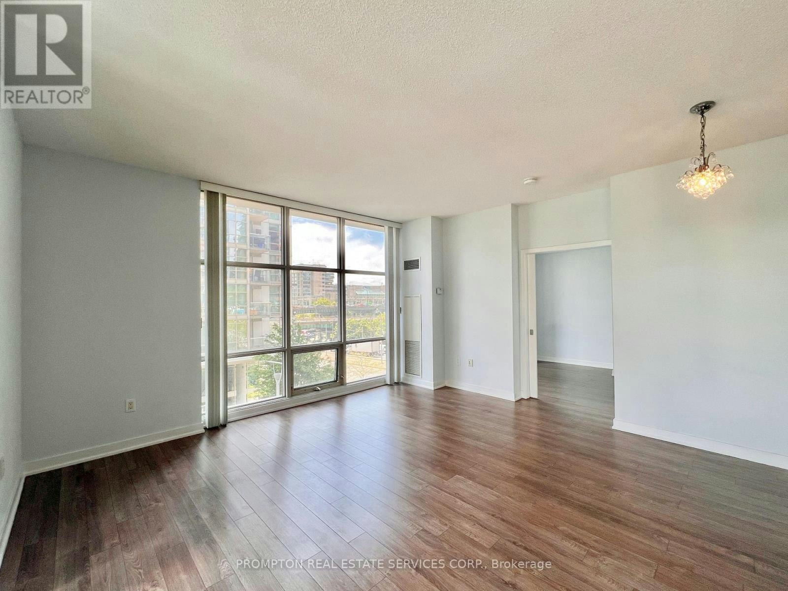 203-9 Spadina Avenue, Toronto, ON, M5V 3V5 - 4