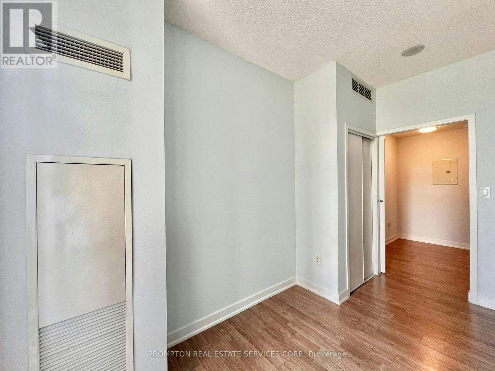203-9 Spadina Avenue, Toronto, ON, M5V 3V5 - 16
