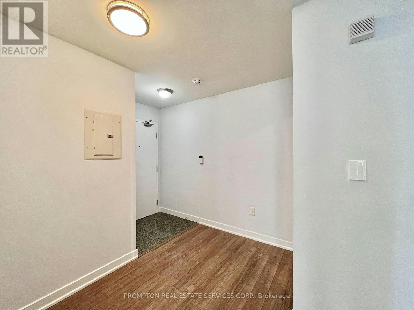 203-9 Spadina Avenue, Toronto, ON, M5V 3V5 - 18