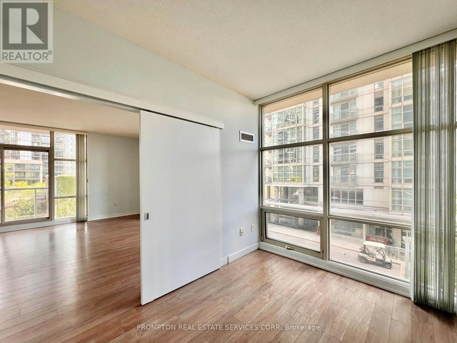 203-9 Spadina Avenue, Toronto, ON, M5V 3V5 - 10