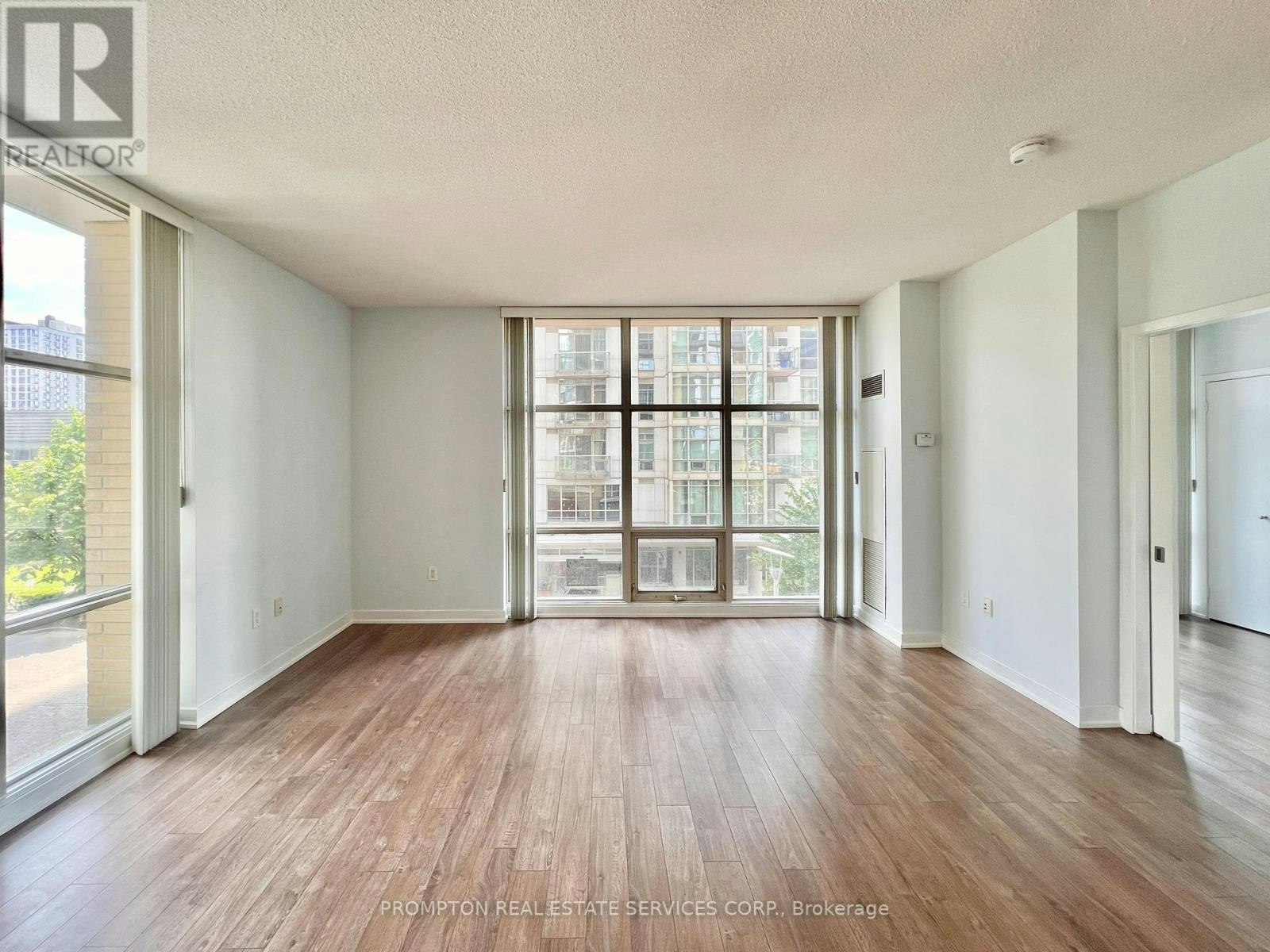 203-9 Spadina Avenue, Toronto, ON, M5V 3V5 - 3