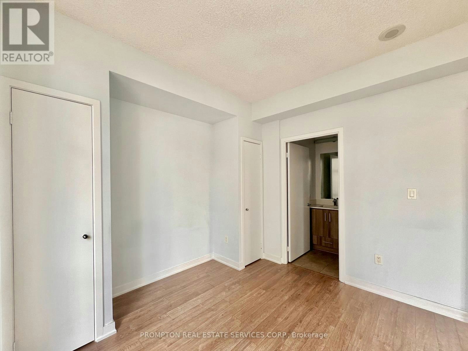 203-9 Spadina Avenue, Toronto, ON, M5V 3V5 - 8