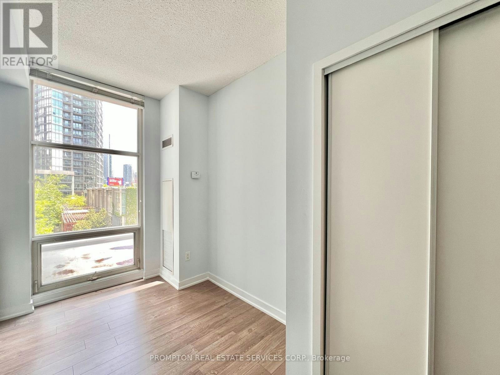 203-9 Spadina Avenue, Toronto, ON, M5V 3V5 - 15