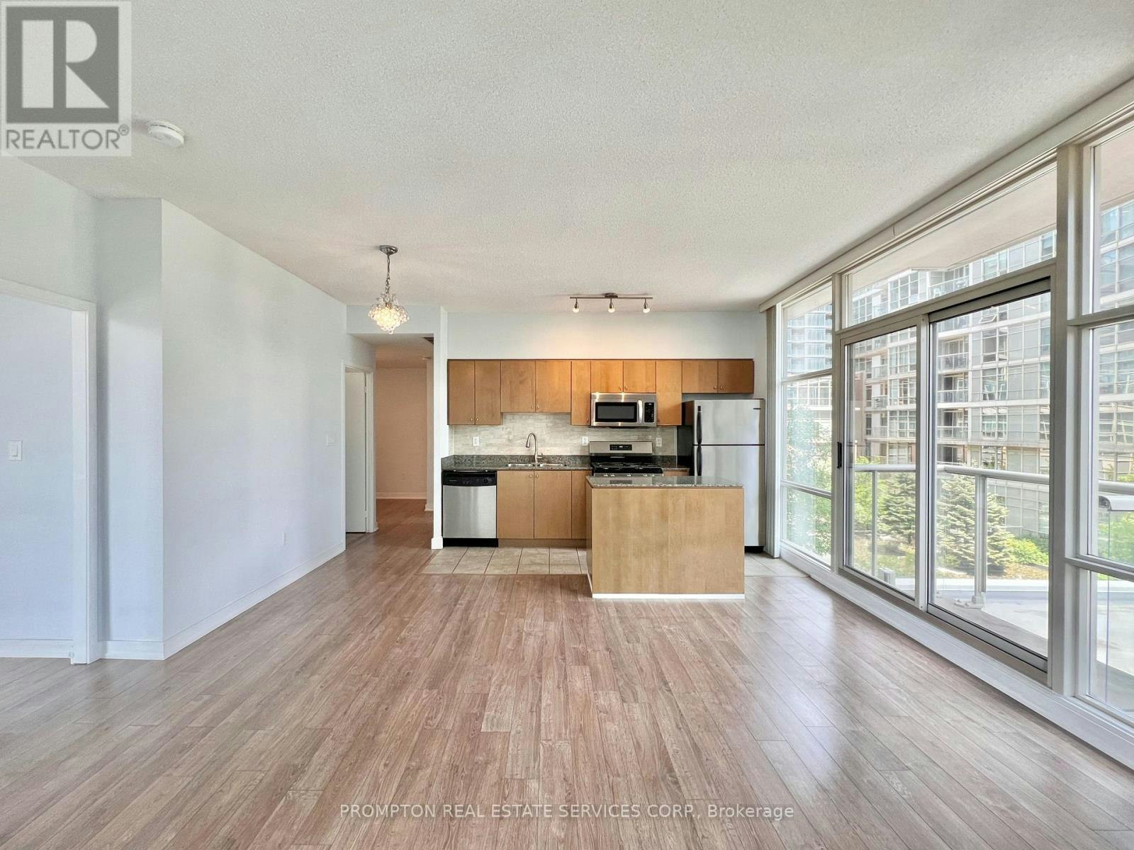 203-9 Spadina Avenue, Toronto, ON, M5V 3V5 - 6