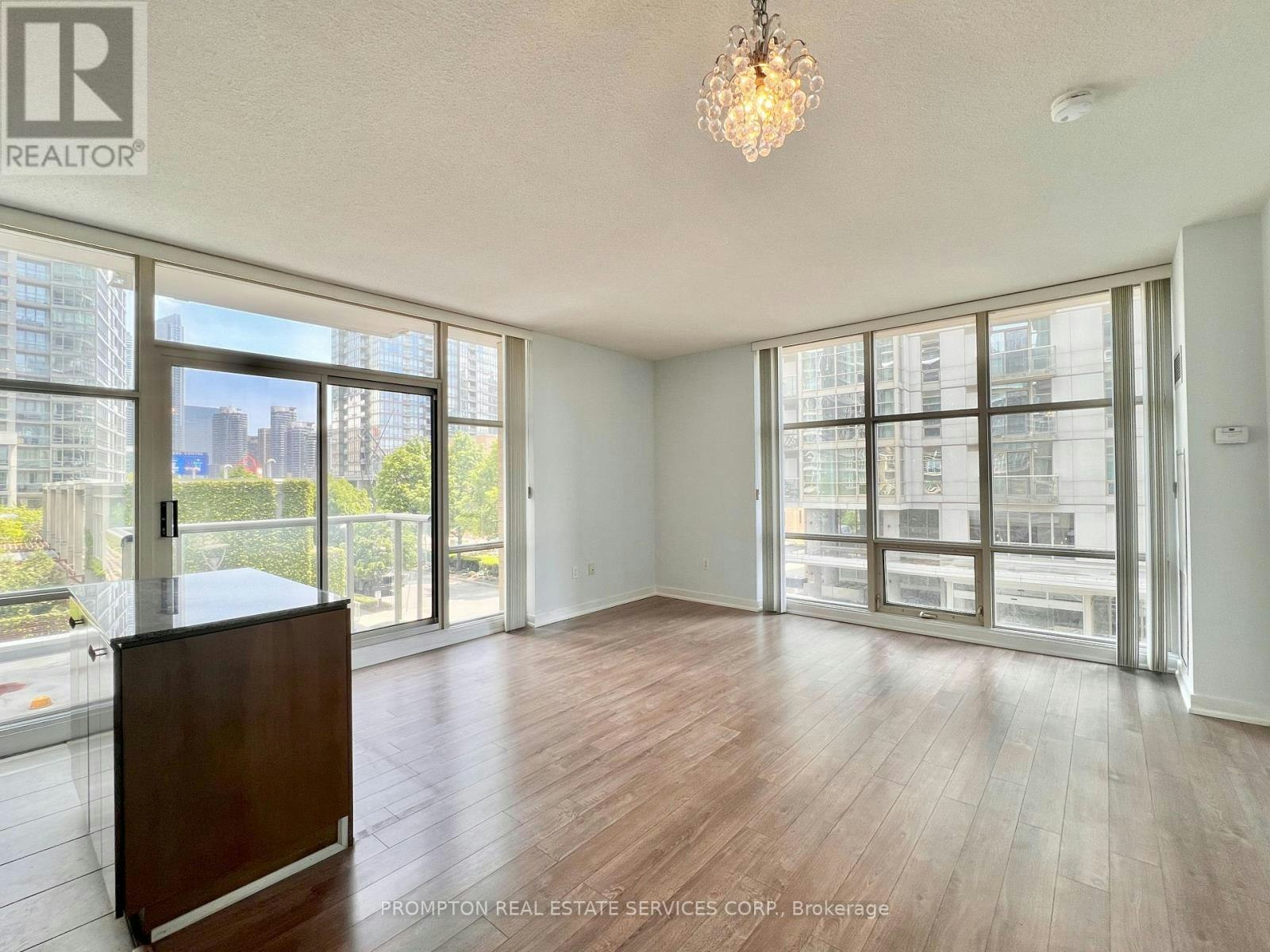 203-9 Spadina Avenue, Toronto, ON, M5V 3V5 - 2