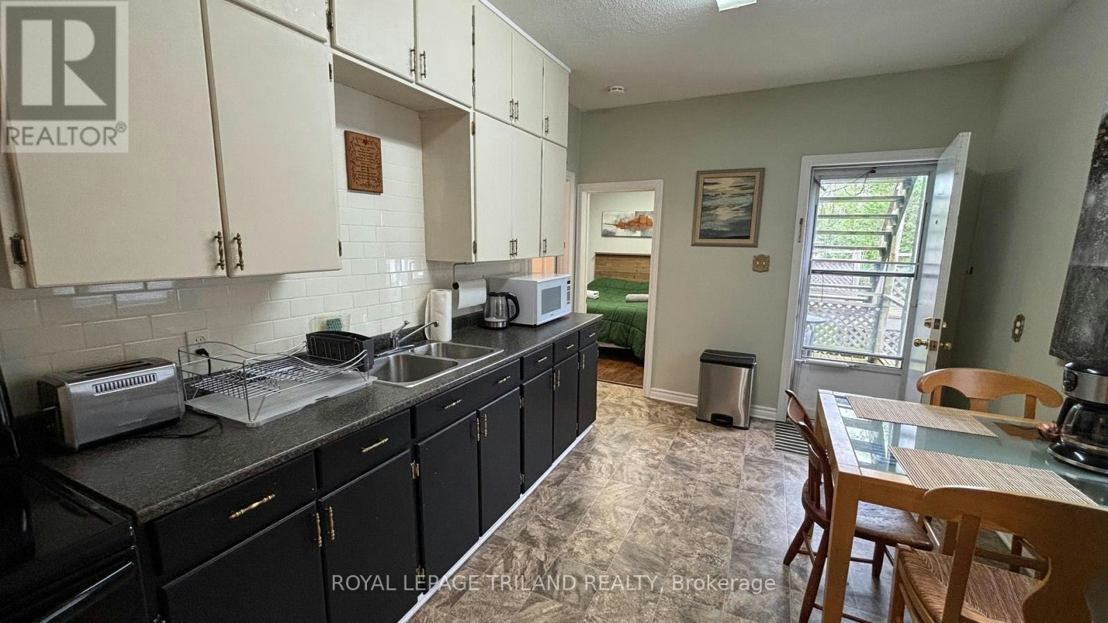 MAIN-279 Charlotte Street, Port Stanley, ON, N5L 1A8 - 3