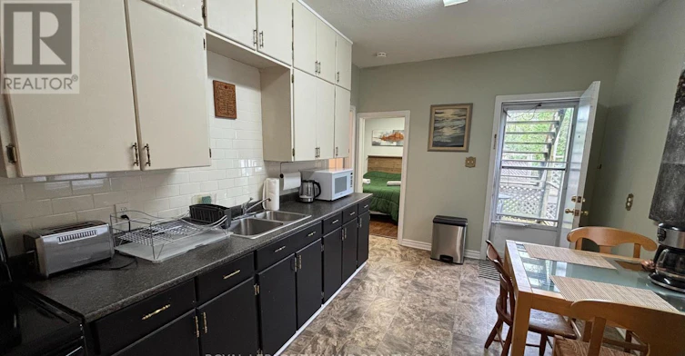 MAIN-279 Charlotte Street, Port Stanley, ON, N5L 1A8 - 3