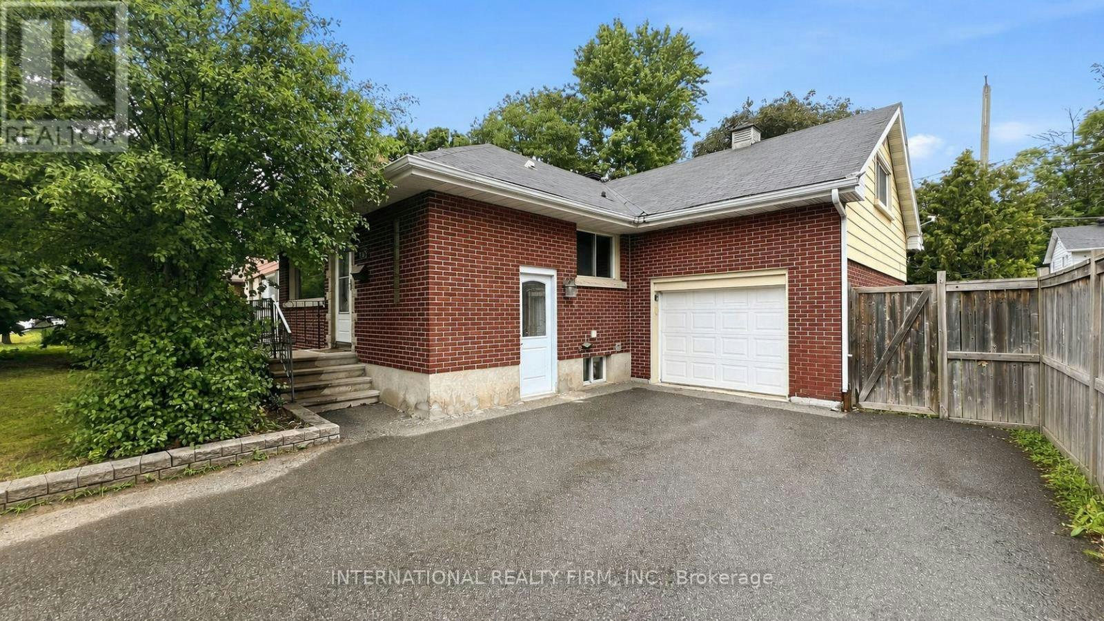 1213 Erindale Drive, Ottawa, ON, K2C 2G2 - 2