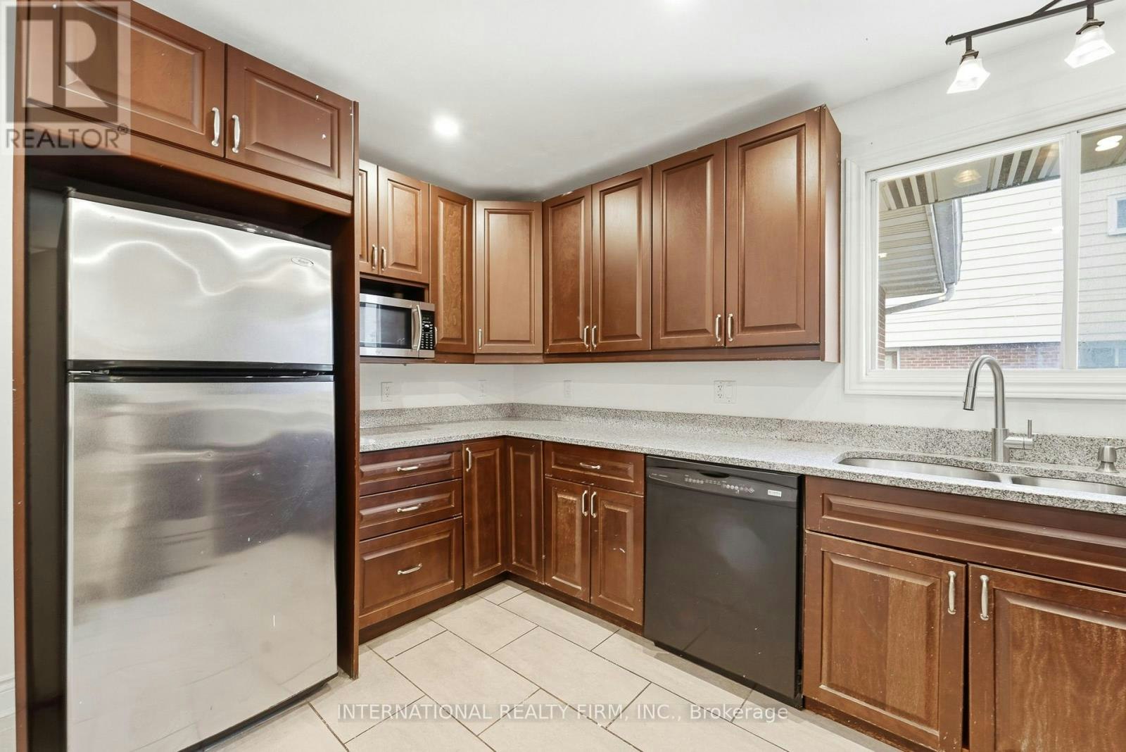 1213 Erindale Drive, Ottawa, ON, K2C 2G2 - 16