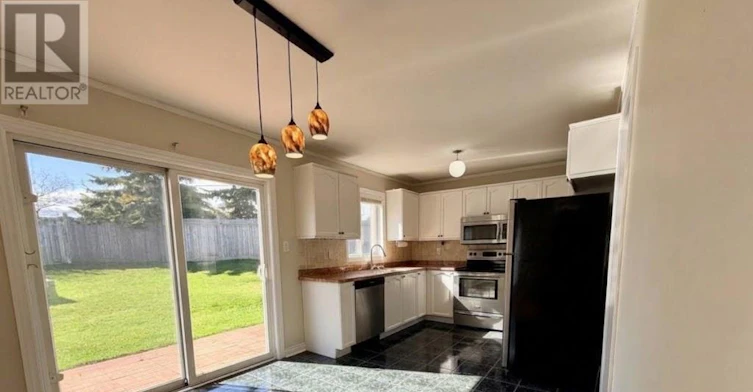 111 Bentley Crescent, Barrie, ON, L4N 0Z1 - 11