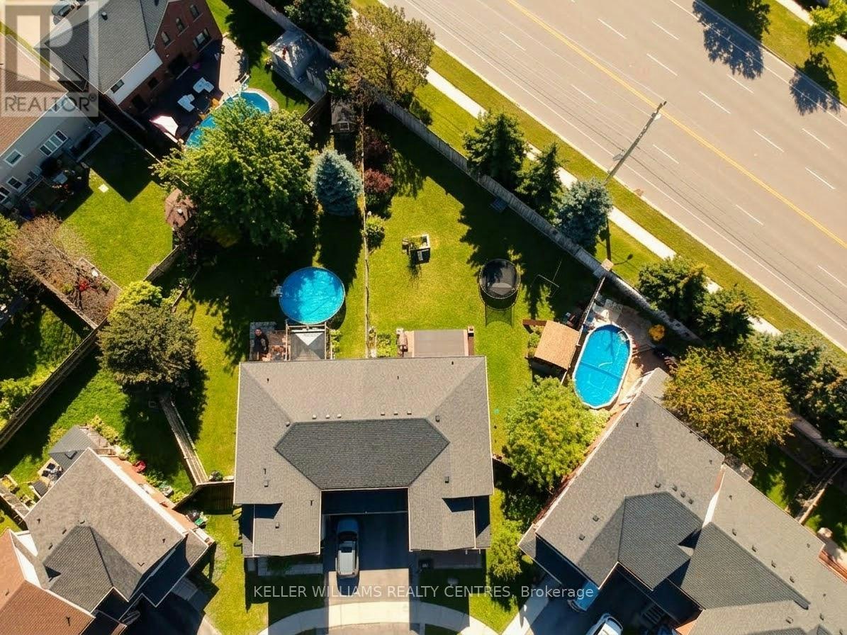 111 Bentley Crescent, Barrie, ON, L4N 0Z1 - 4