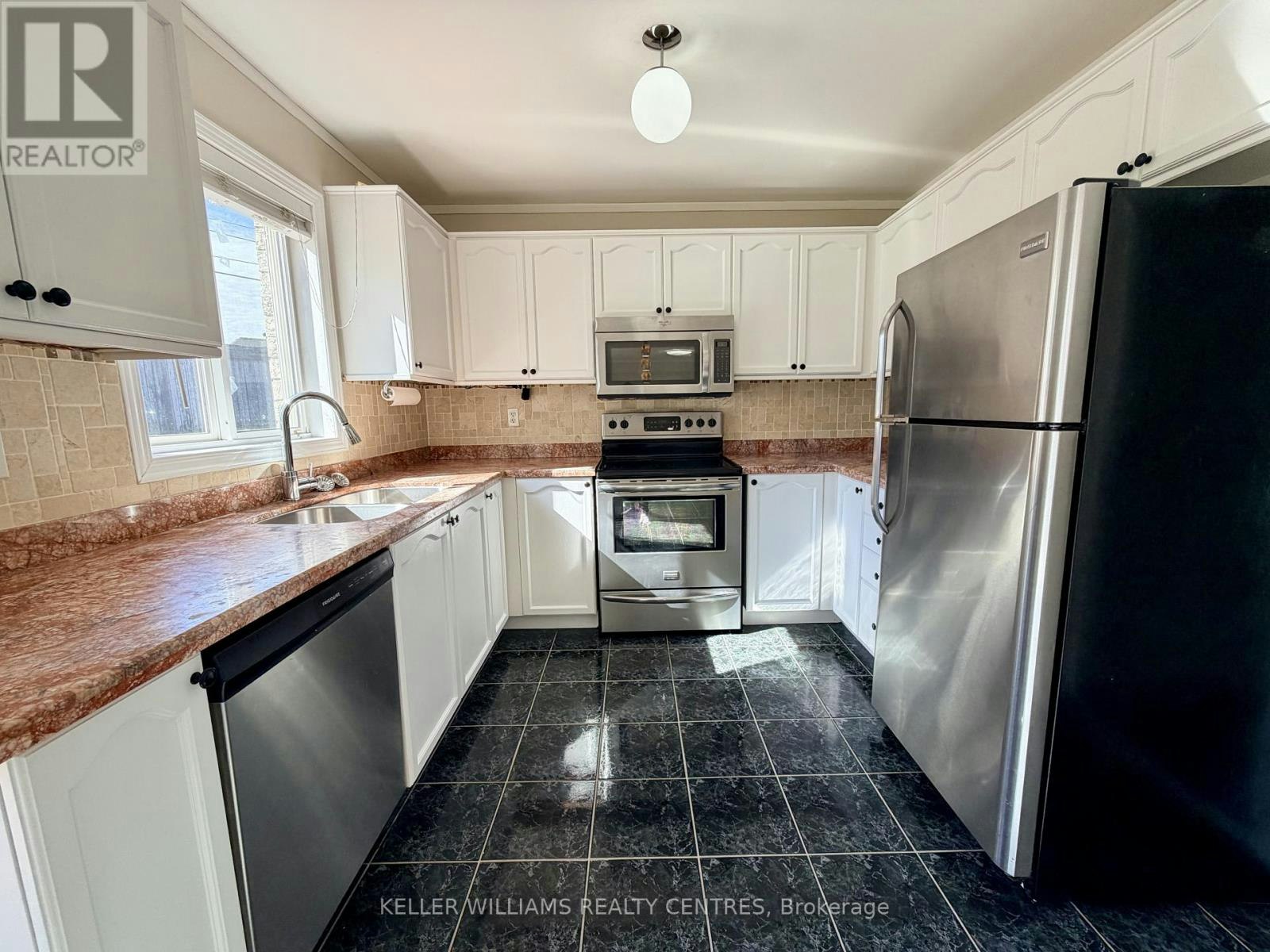111 Bentley Crescent, Barrie, ON, L4N 0Z1 - 10