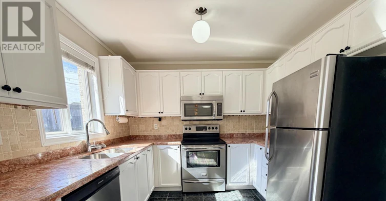 111 Bentley Crescent, Barrie, ON, L4N 0Z1 - 10