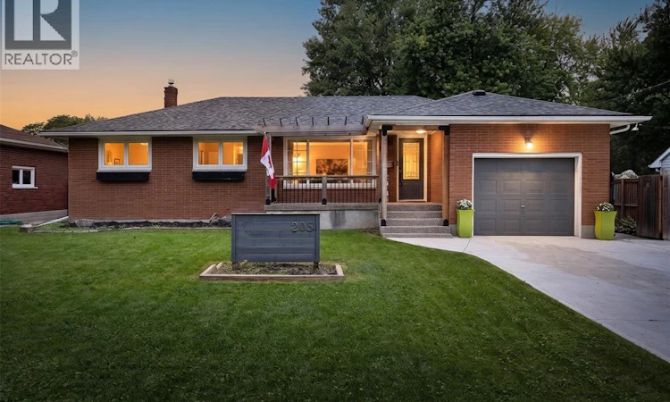 205 Gosfield Townline EAST