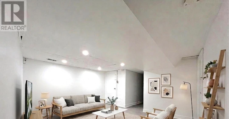 BSMT-210 Shaw Street, Toronto, ON, M6J 2W8