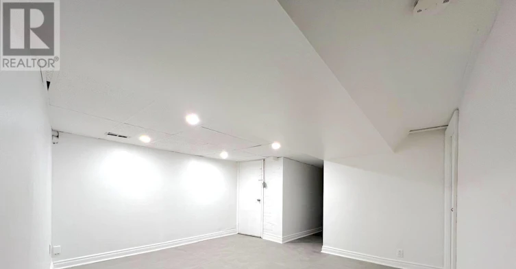 BSMT-210 Shaw Street, Toronto, ON, M6J 2W8 - 7